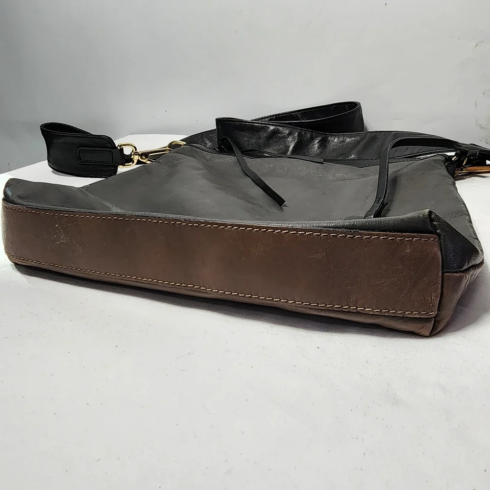 Innue Made in Italy Brown Two Tone Leather‎ Crossbody Bag